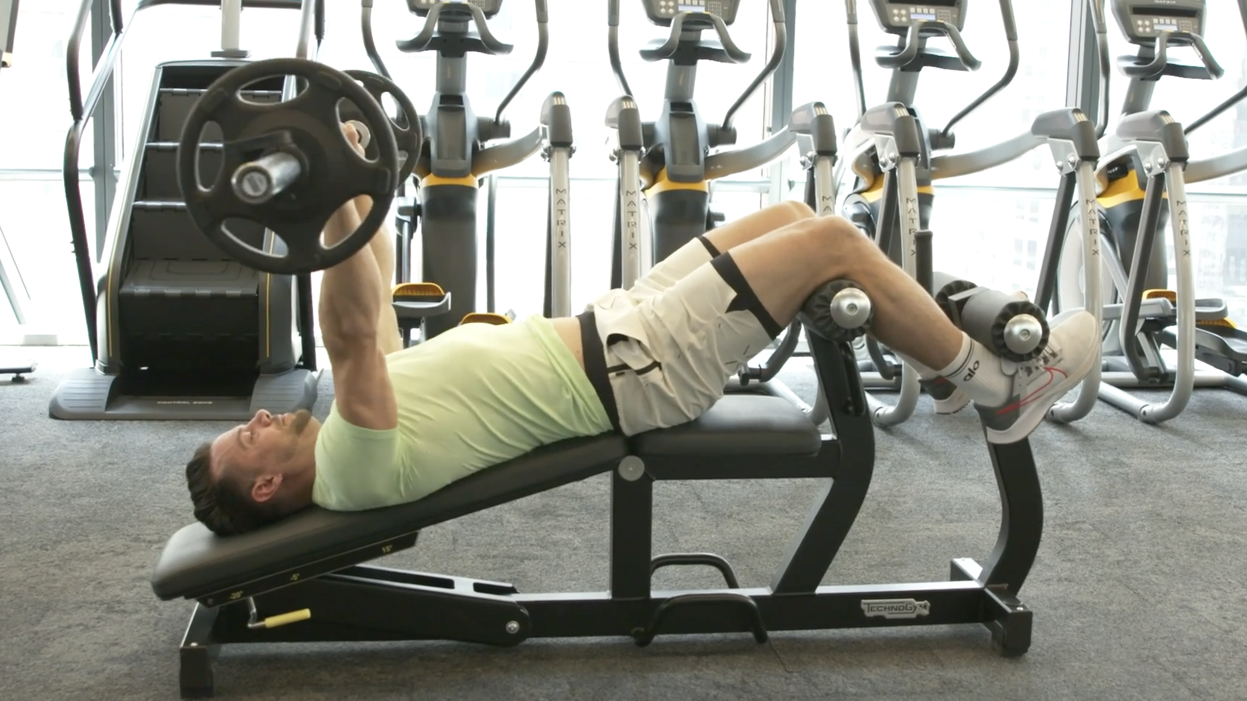 STOP Doing Your Dumbbell Bench Press Like This (5 Mistakes)