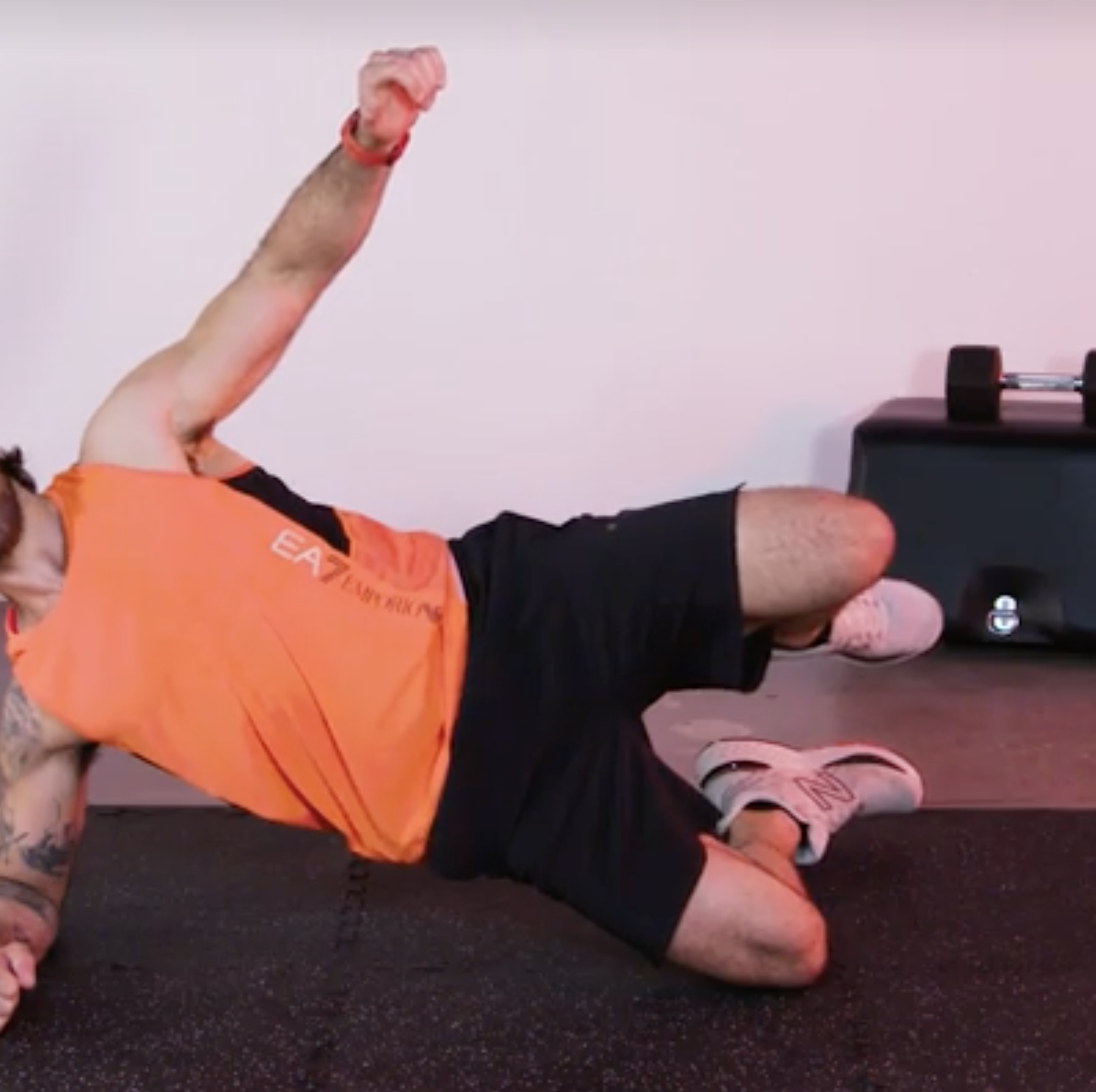3 Side Plank Level-Up Variations to Build Super Strong Abs