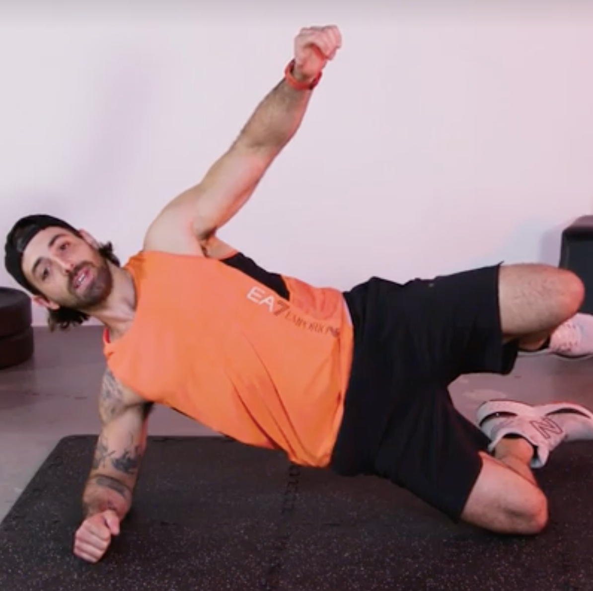 3 Side Plank Level-Up Variations to Build Super Strong Abs