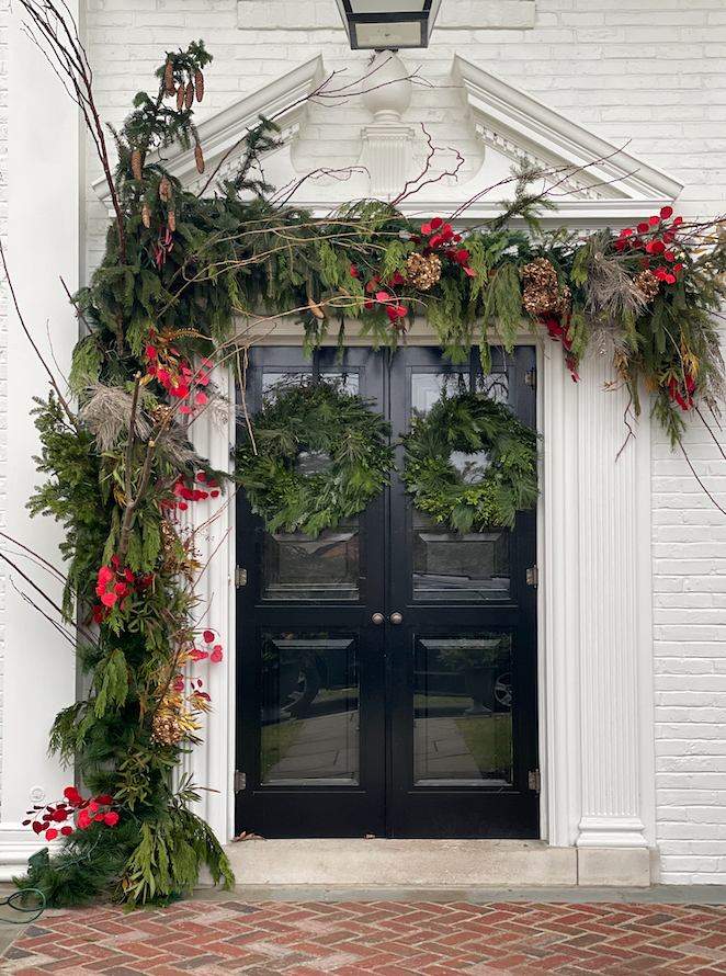 38 Pretty Christmas Door Decorations - Front Door Christmas Decorations