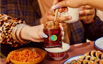 fly by jing xtra spicy chili crisp