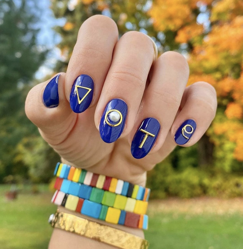 royal blue nails
