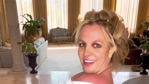 preview for How Britney Spears Went From Child Star to Pop Icon
