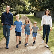 body language in kate and william's 2022 christmas card