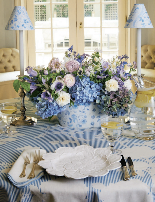 20 Summer Centerpiece Ideas That Complete Your Table Setting