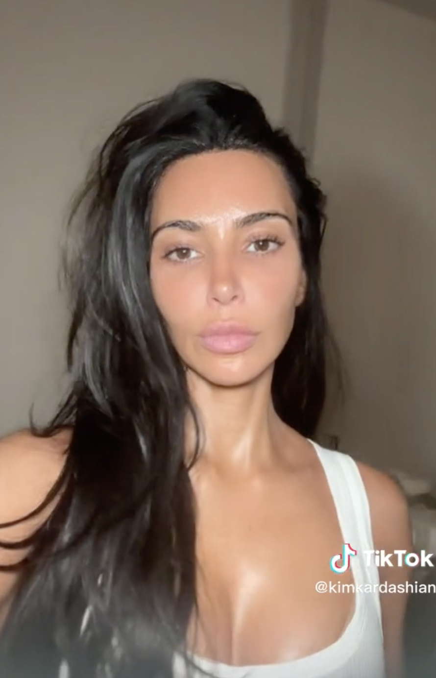 beautiful woman face no makeup