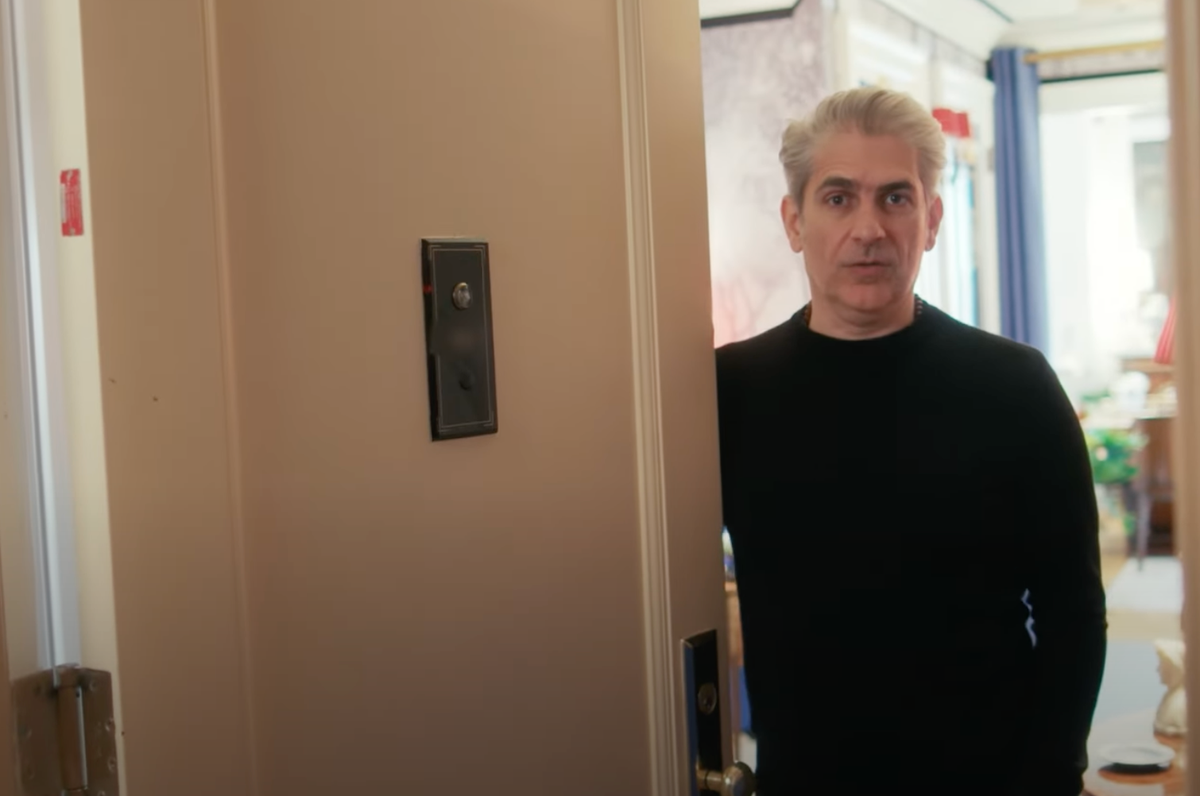 Michael Imperioli's Apartment Is Very White Lotus