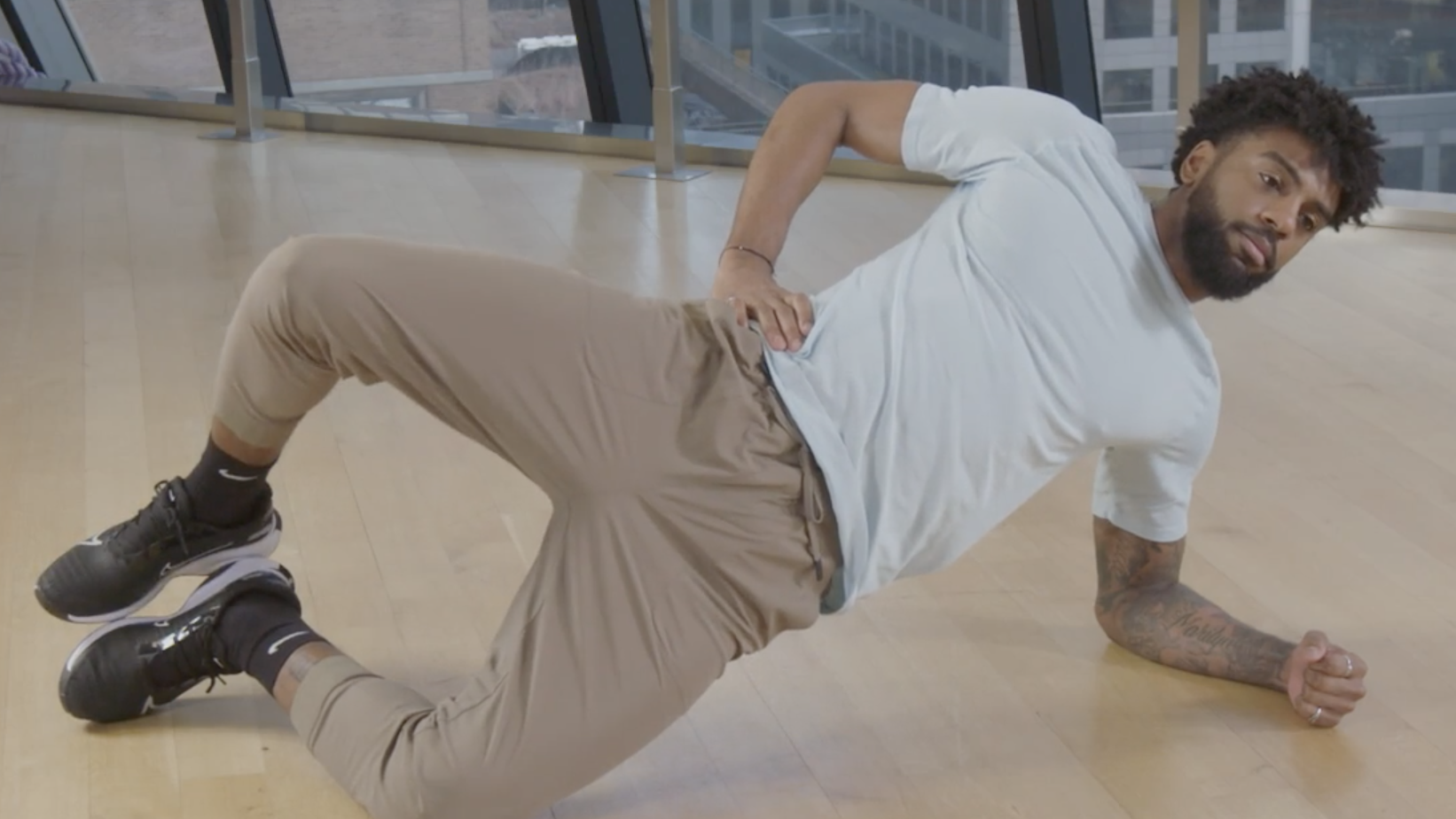 4 Simple Sacroiliac Joint Exercises for Pelvic Strength & Stability 