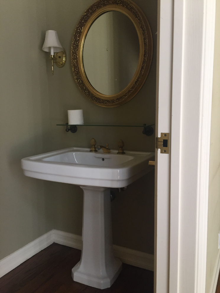 bathroom remodel ideas, before white pedestal sink with round mirror