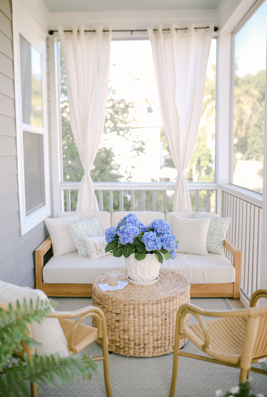 outdoor porch decor