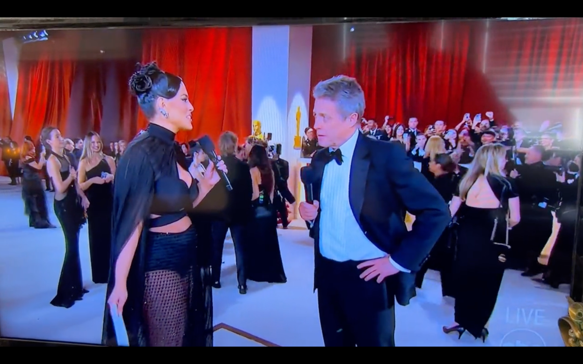 Hugh Grants Awkward Oscars Interview With Ashley Graham Gets Backlash 6074