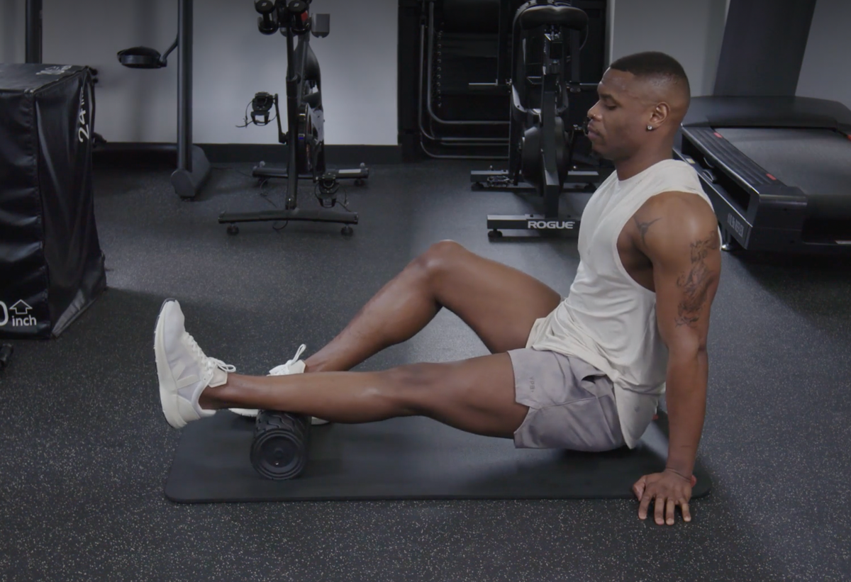 Dan Giordano Demonstrates How to Use Foam Roll the Right Way