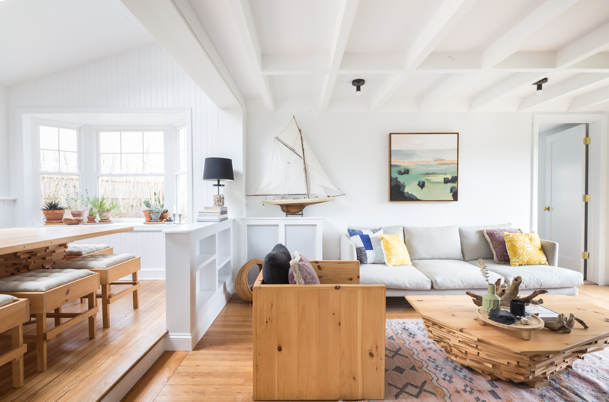hamptons cottage living room