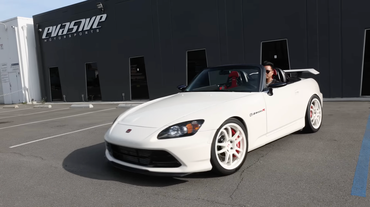 Wonderful Honda S2000R Restomod Gets an In-Depth Video Tour