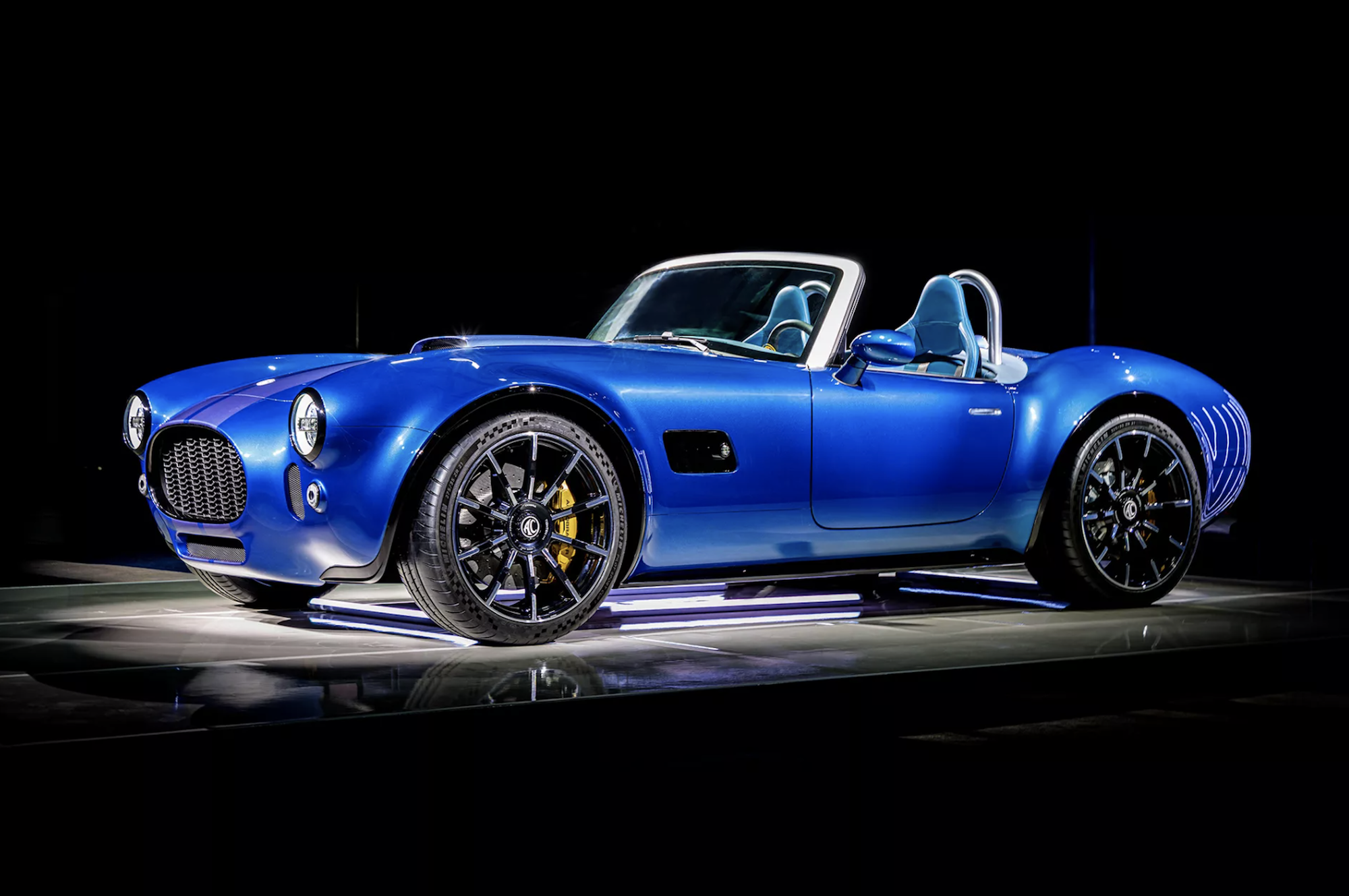AC Cars Builds a Modern Cobra With Coyote V-8 Power