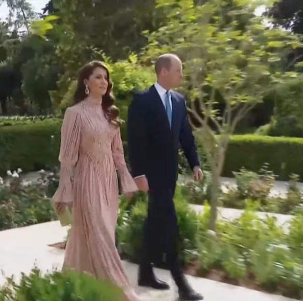 Prince William & Kate Middleton Arrive at the Royal Wedding in Jordan