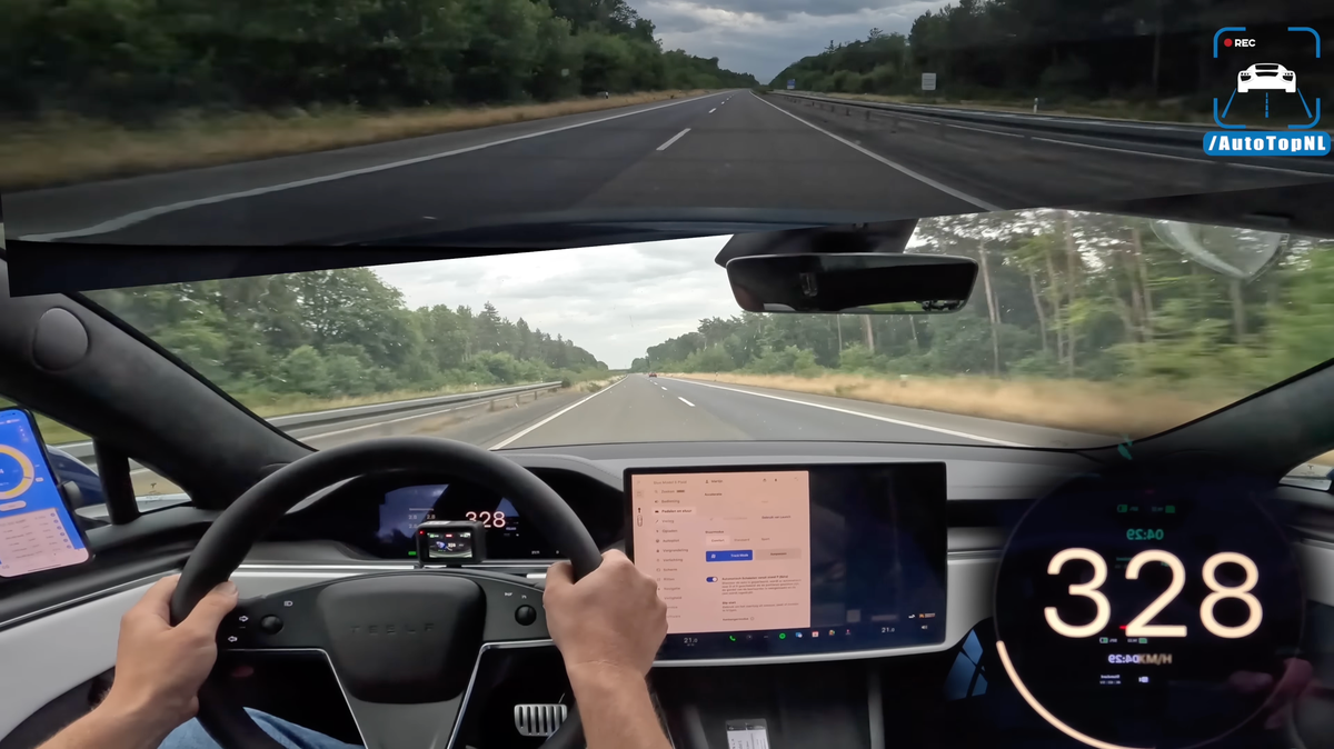 Este Tesla Model S Plaid se desmelena a 328 km/h por la Autobahn