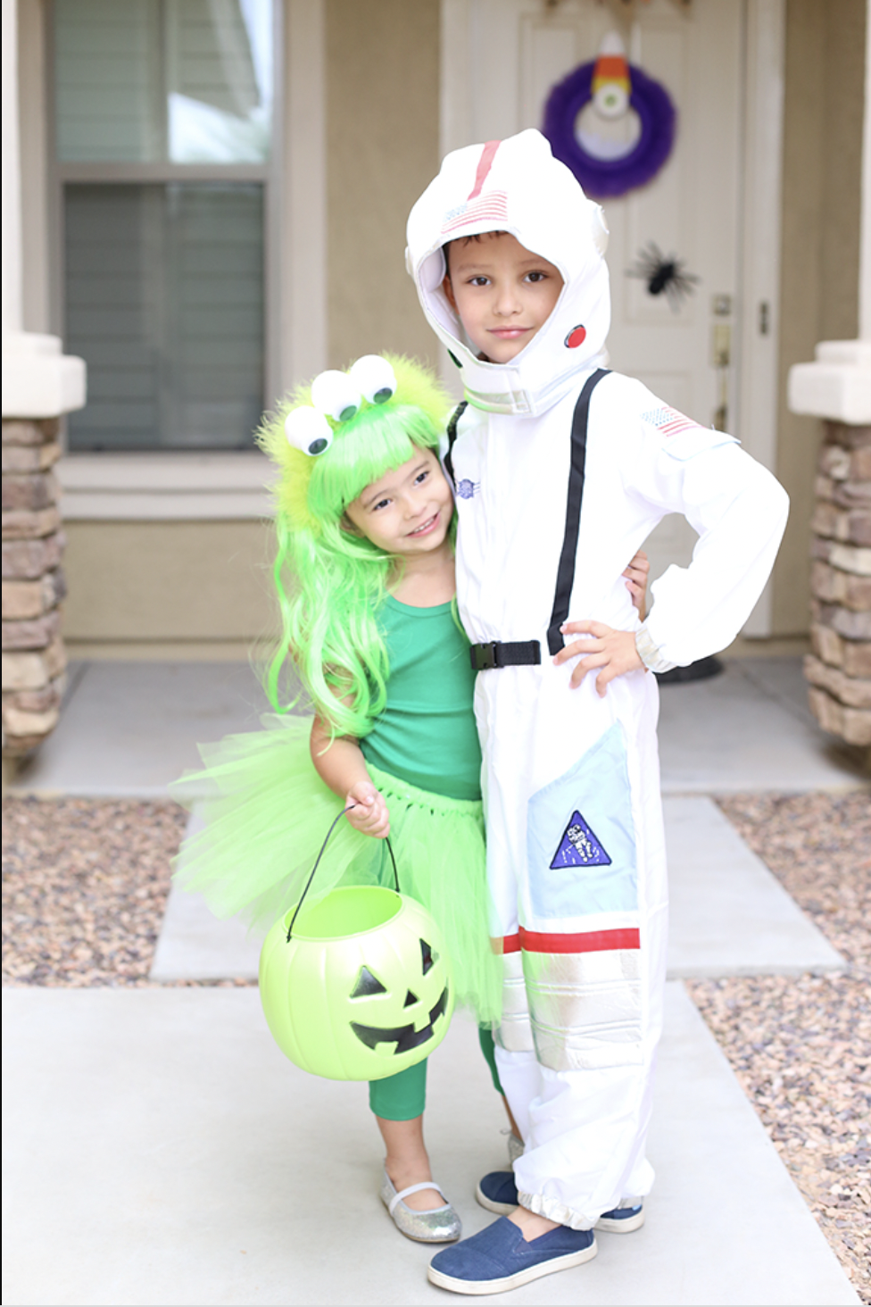31 Creative Halloween Costumes for Best Friends to Slay Together  Halloween  prisoner costume, Duo halloween costumes, Trendy halloween costumes