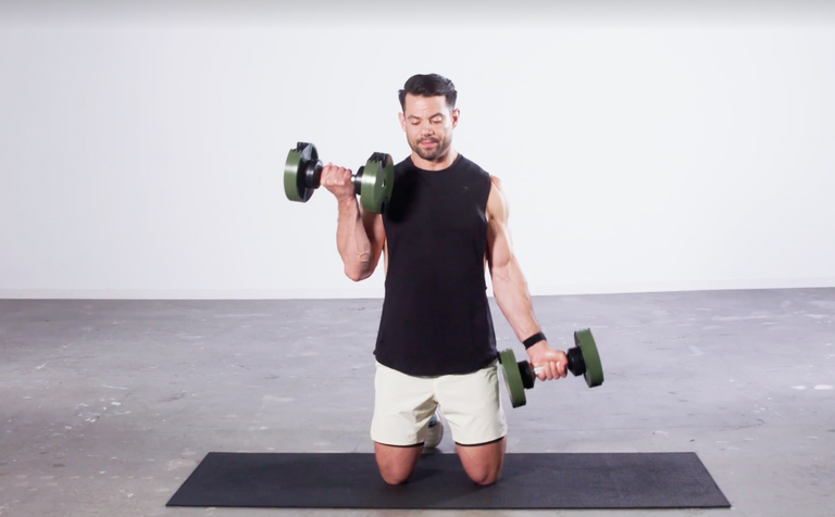 The Seesaw Dumbbell Superset Will Help to Build Big Arm Muscle