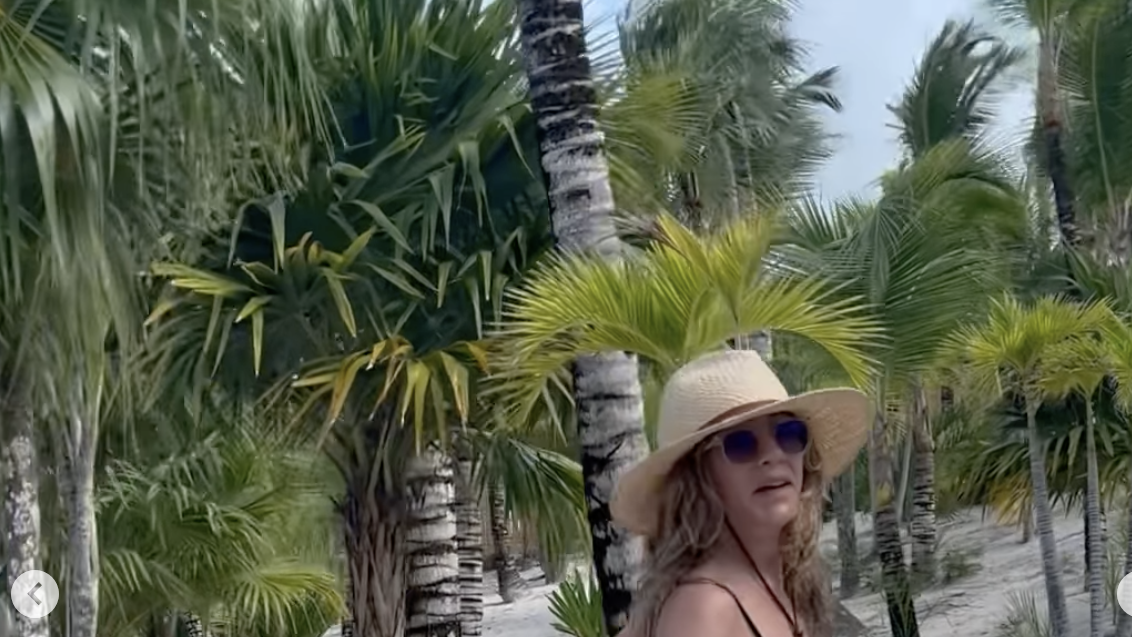 Jennifer Aniston's Beachy Style