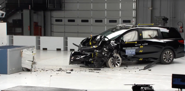 Minivan Rear Seat Safety Not Up to Snuff According to IIHS