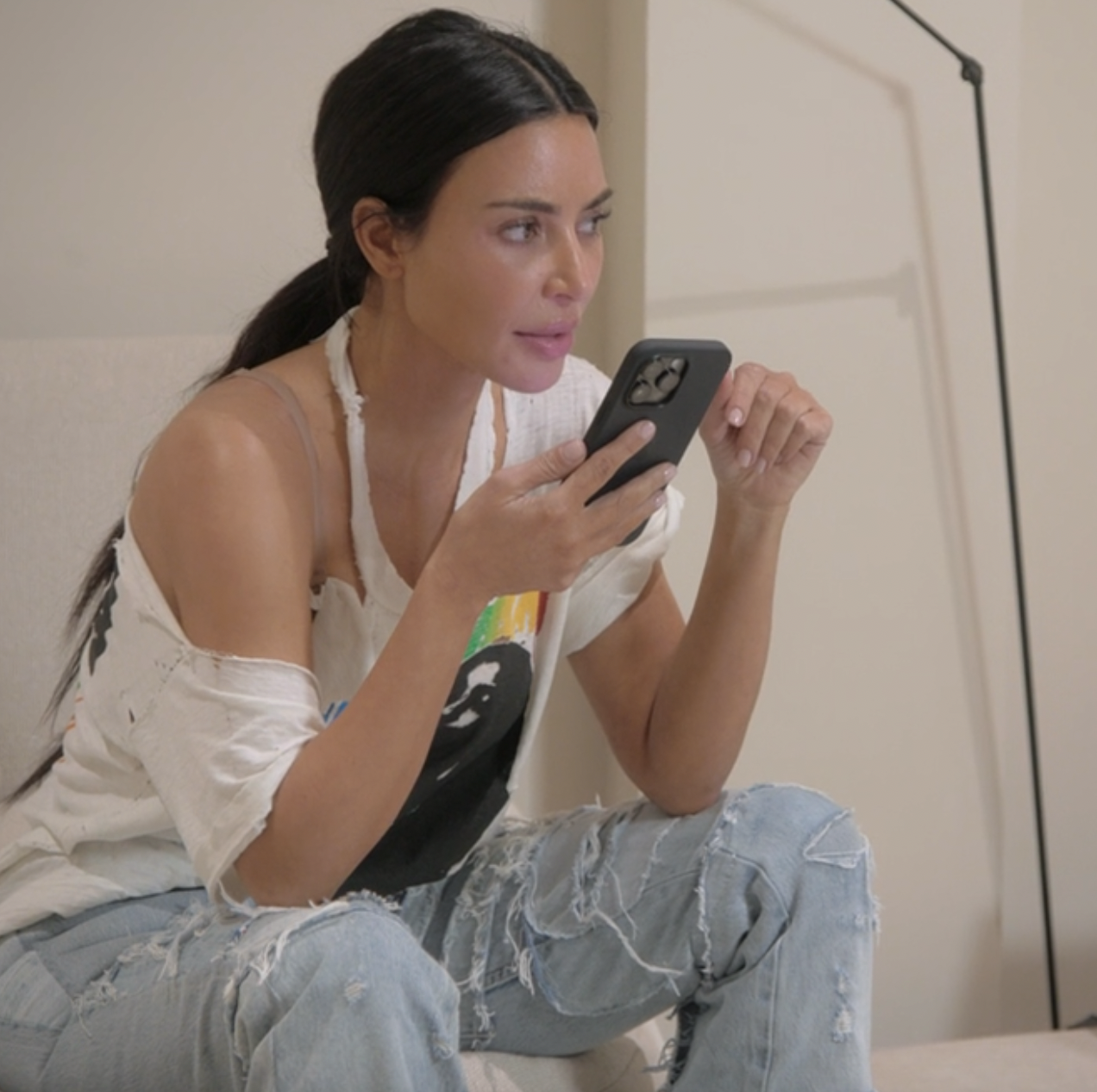Watch Kim and Kourtney's Brutal Phone Call on 'The Kardashians'