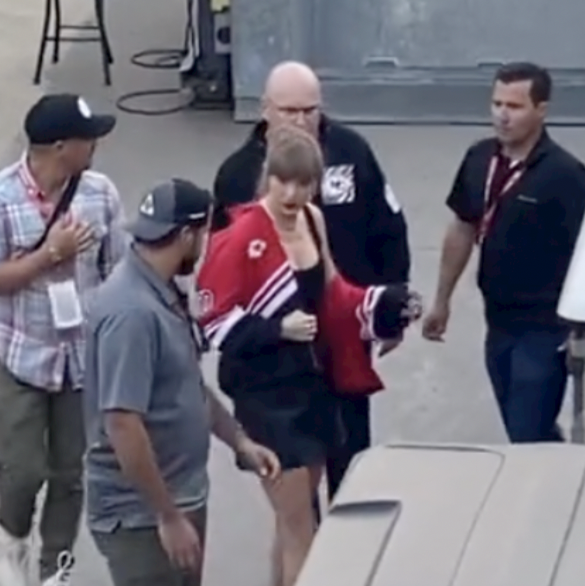 Taylor Swift Was Just Spotted at the Chiefs vs. Broncos Game to Cheer on Travis Kelce