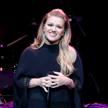 kelly clarkson, taylor swift, travis kelce kelly clarkson, taylor swift, travis kelce