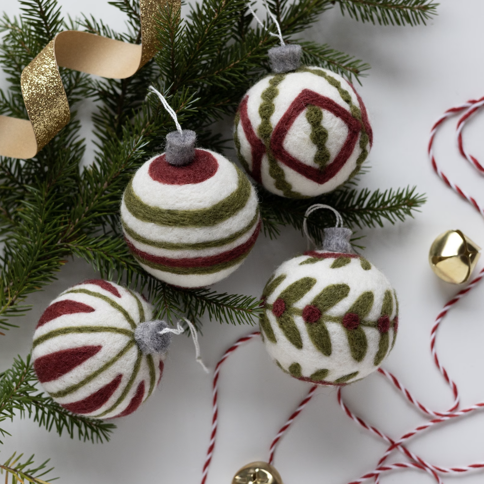 40 Easy Christmas Crafts