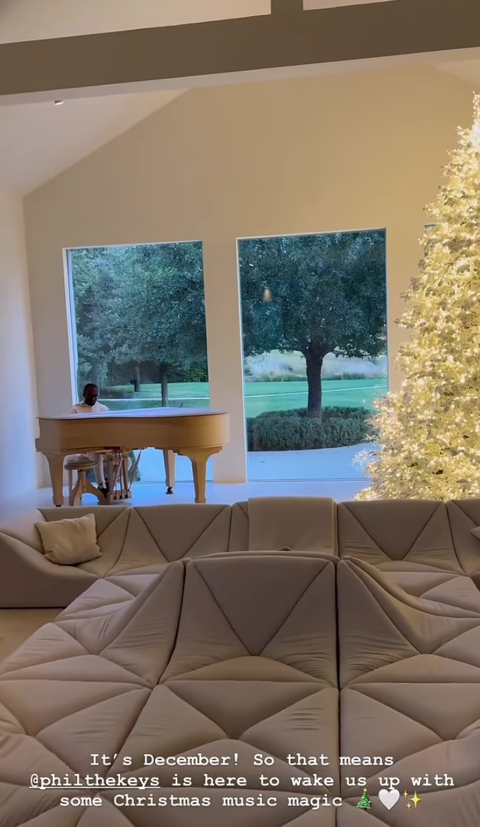Kardashians' Home Christmas Decorations 2023 - Best Christmas Interiors