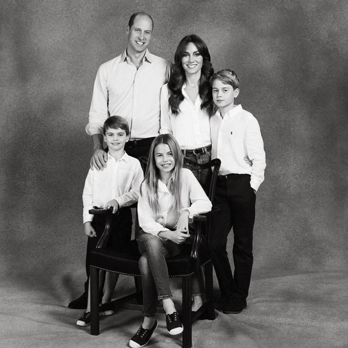 A Body Language Expert Breaks Down Prince William and Kate Middleton's Holiday Card