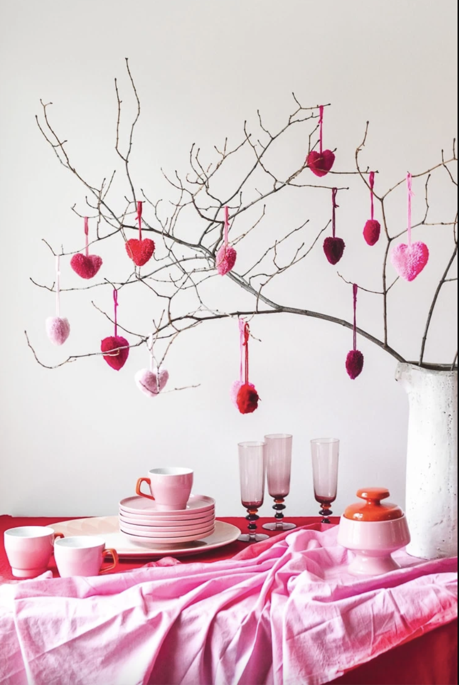 DIY Valentine's Day Table Decorations, Settings, and Centerpieces