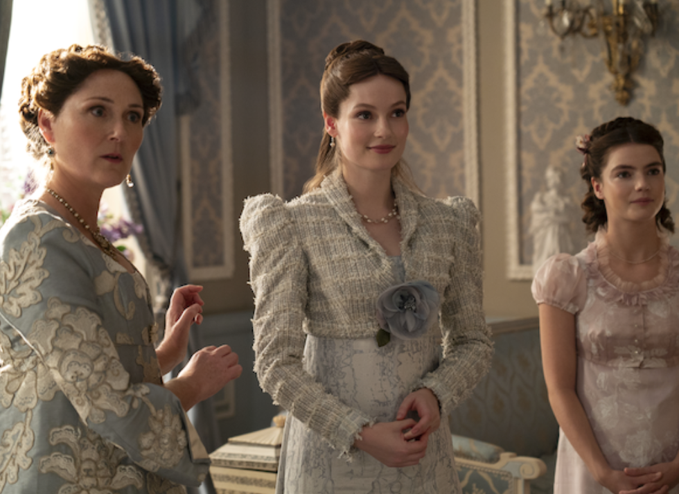 ruth gemmell as lady violet bridgerton, hannah dodd as francesca bridgerton, florence hunt as hyacinth bridgerton in episode 304 of bridgerton