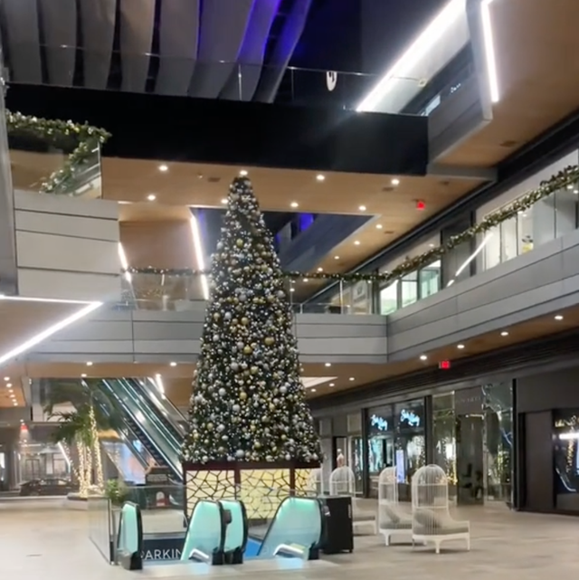 One Woman Lives Above a Mall—and Can Even Go Inside In the Middle