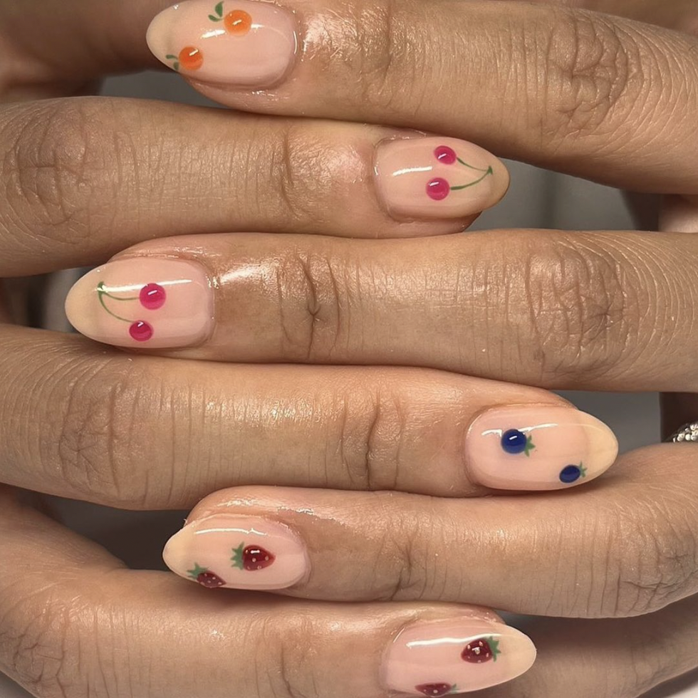 manicure with fruits