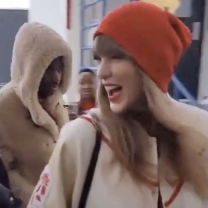 Taylor Swift Joins Entire Kelce Family (Including Jason and Kylie) to Cheer on the Chiefs
