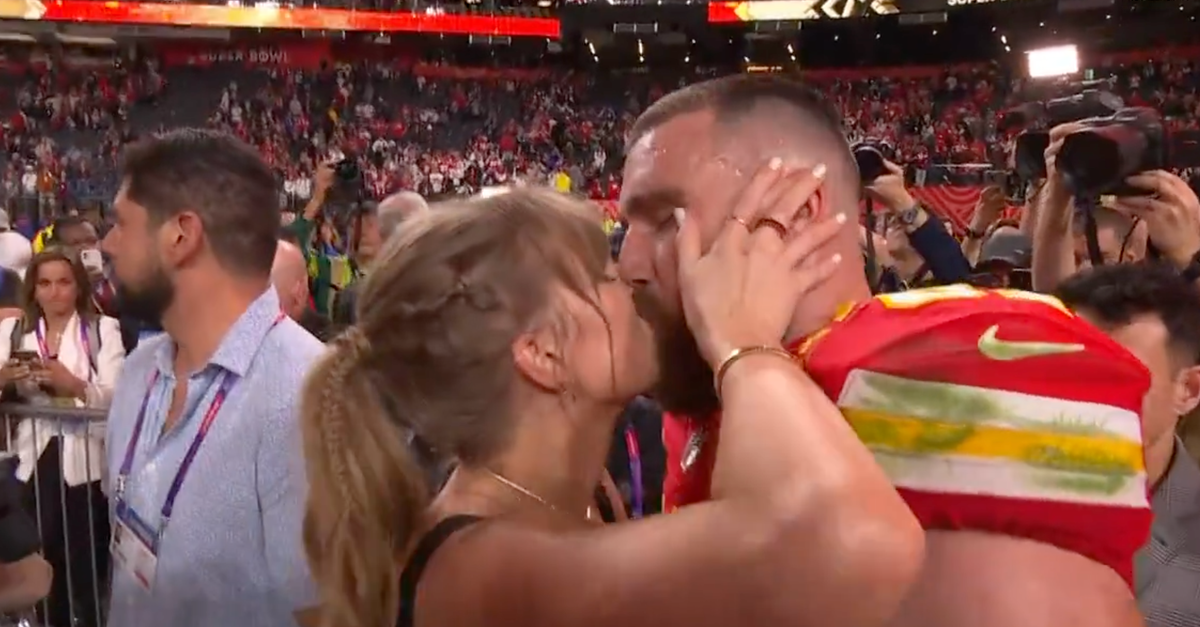 Watch Taylor Swift and Travis Kelce Kiss on Field After Super Bowl