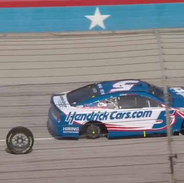larson loses tire at texas motor speedway