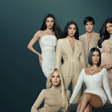 the kardashians posing for season 5 promo