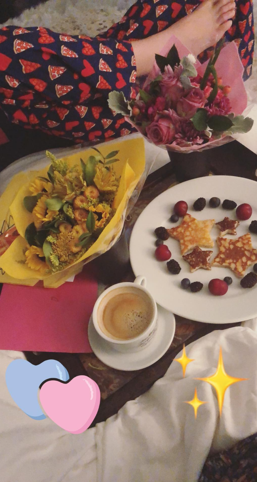 Kate Hudson mother's day 2018 instagram breakfast in bed