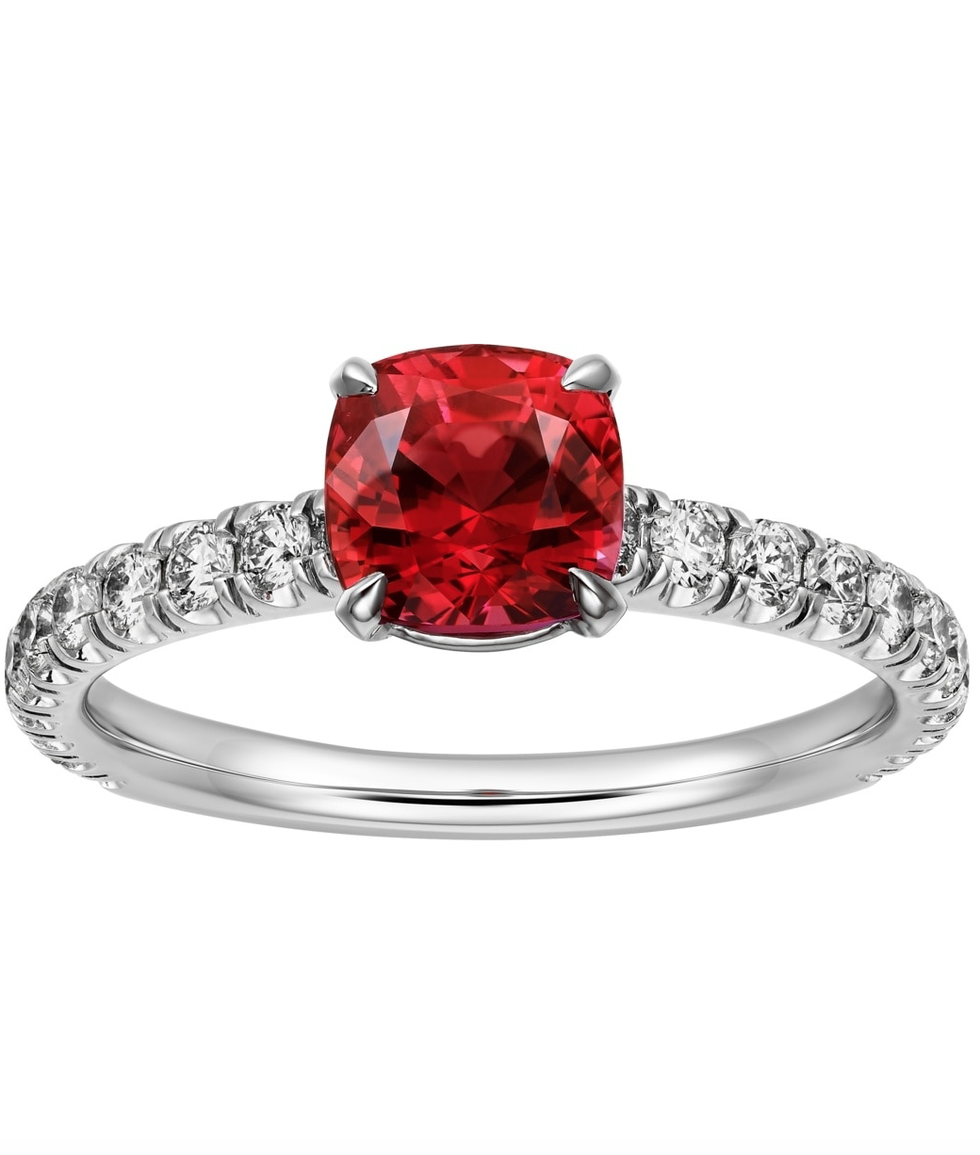 anello di fidanzamento con rubini