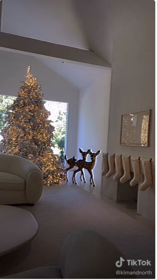 Kardashians' Home Christmas Decorations - Best Interiors