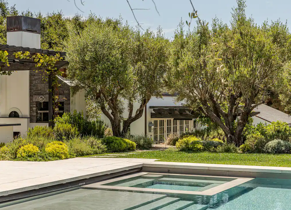 gwyneth paltrow, airbnb, gwyneth paltrow airbnb, gwyneth paltrow house, gwyneth paltrow goop, goop