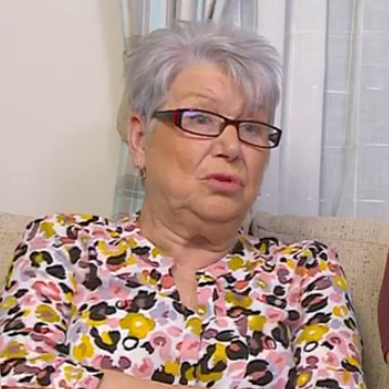 Jenny and Lee Gogglebox a man and woman sitting on a couch