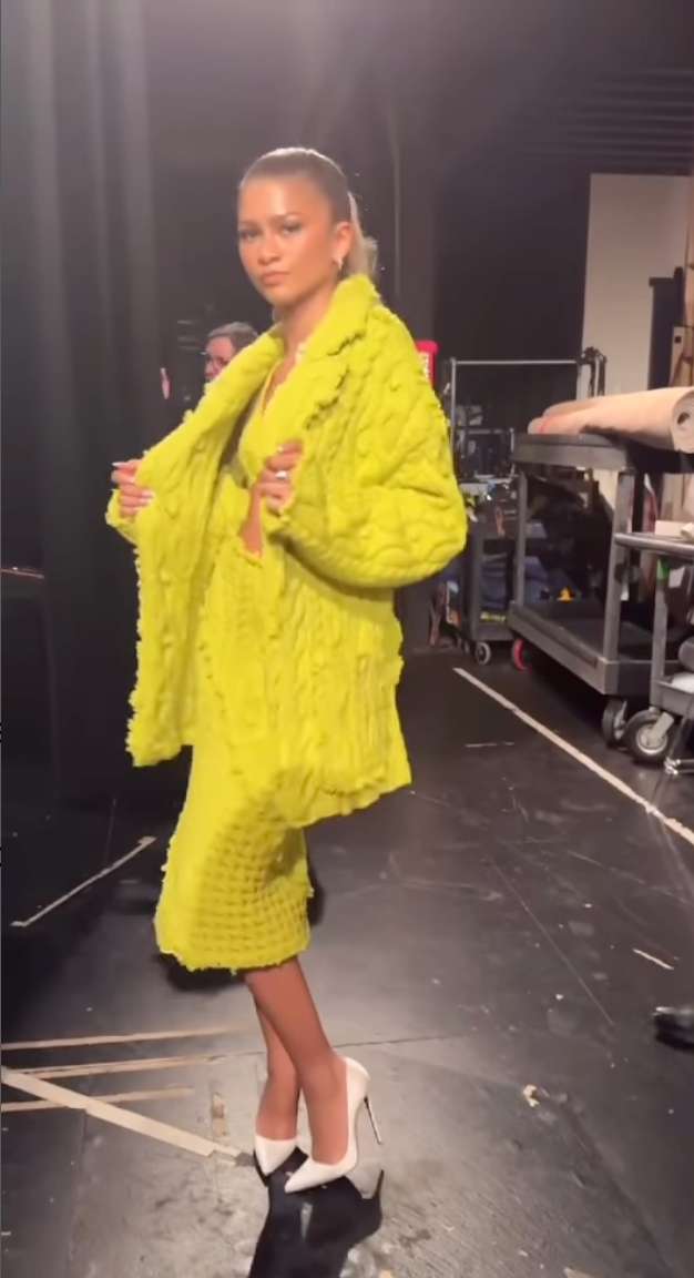 Zendaya’s Tennis Ball-Green Crochet Skirt Suit Is a Work of Art