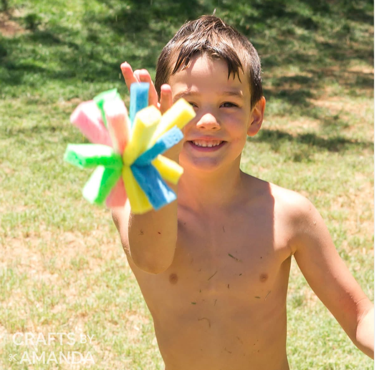 25 Best Outdoor Activities for Kids, Sponge Water Bomb Craft by Amanda