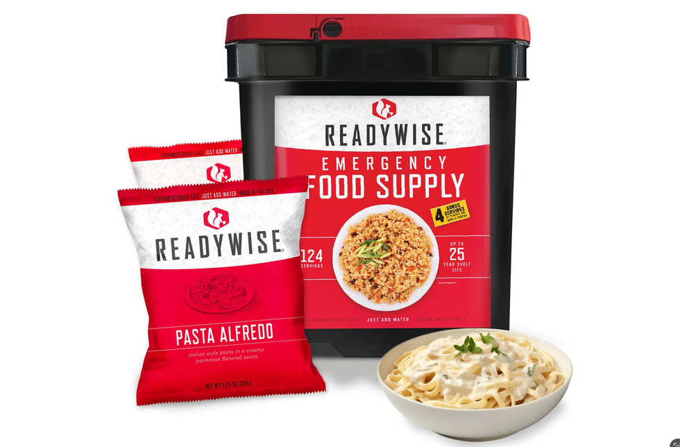 The Viral Costco 'Apocalypse' Dinner Kit Stays Good For 25 Years—Here's  What's Inside