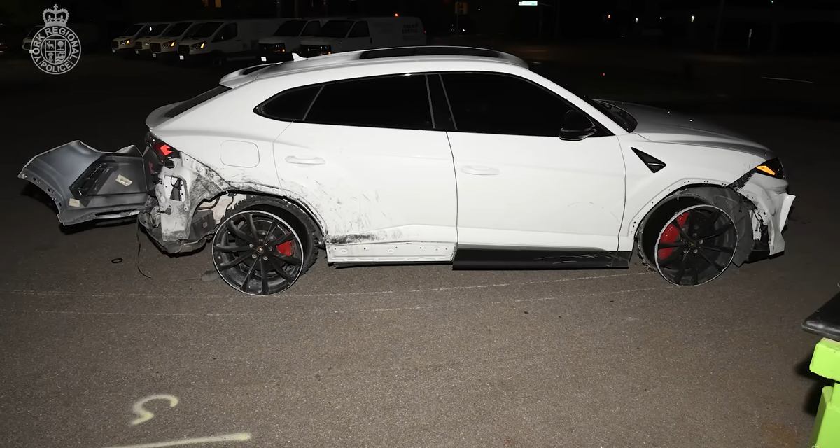 Lamborghini Urus Loses Tires, Keeps Driving on Rims in 120-MPH Police Chase