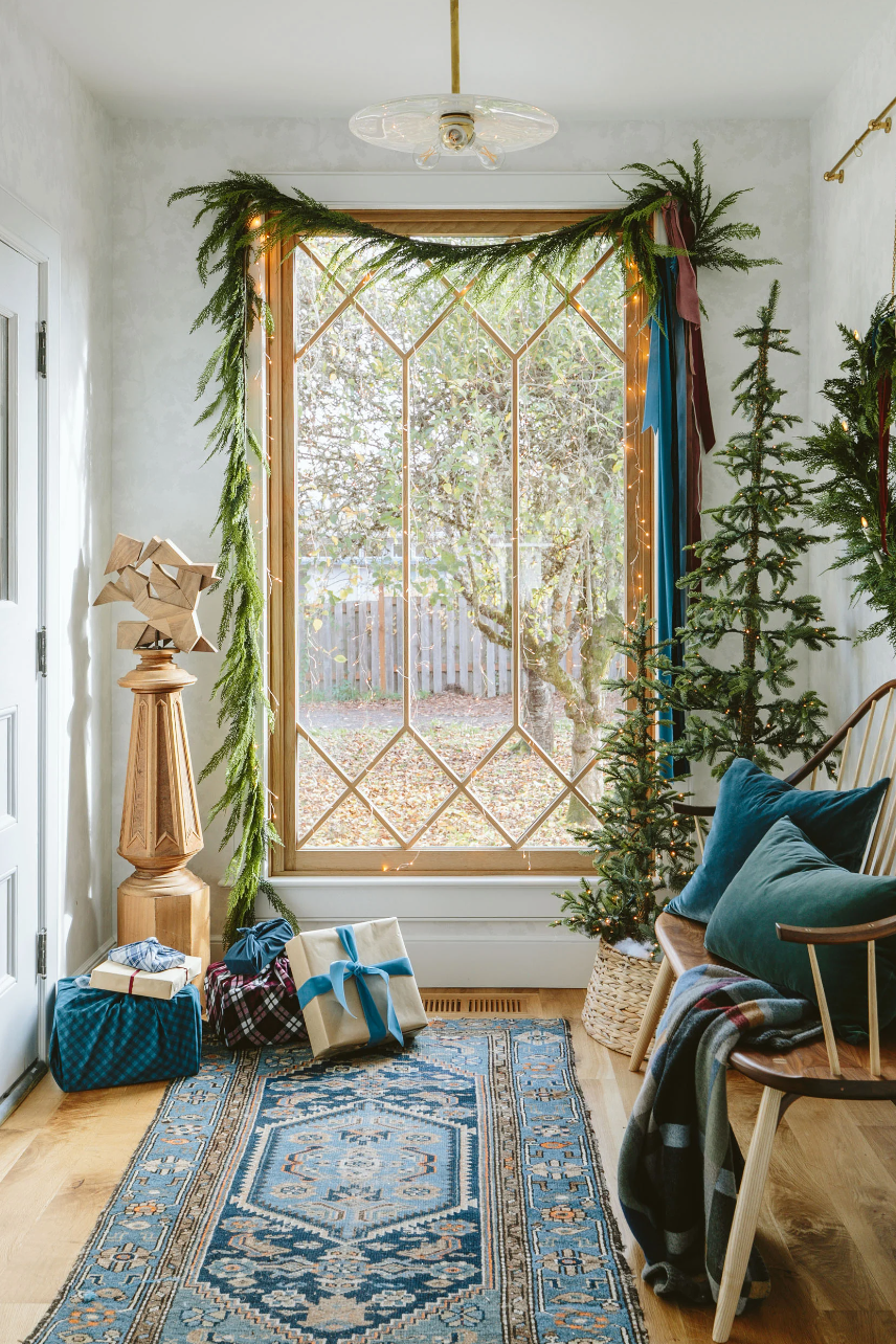 garland window