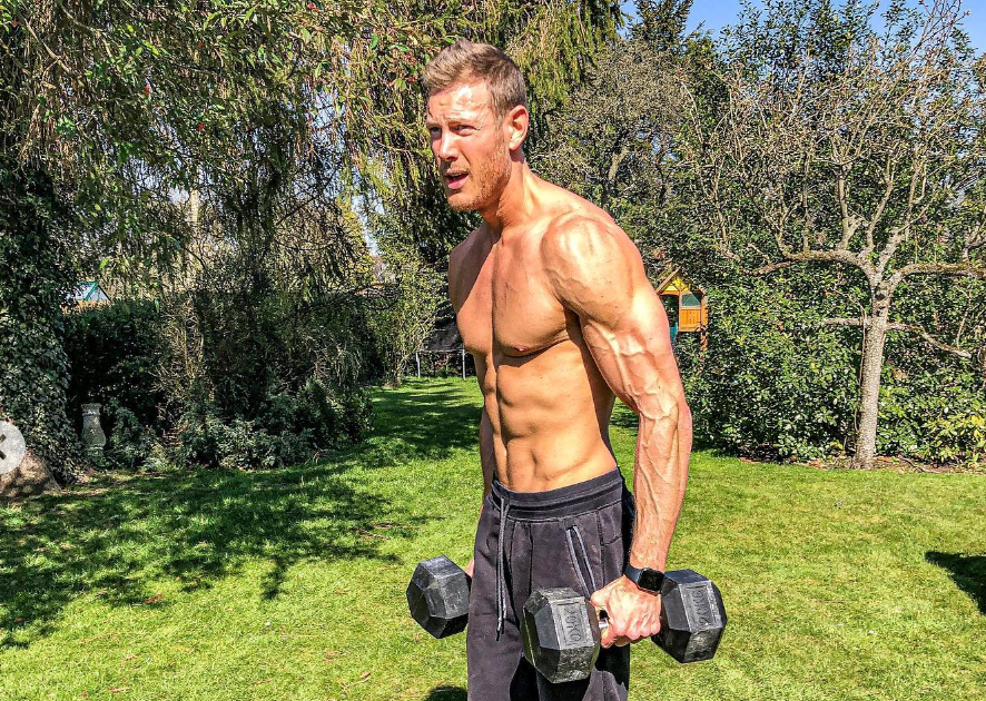 Umbrella Academy Star Tom Hopper Reveals the One Exercise He Goes to ...